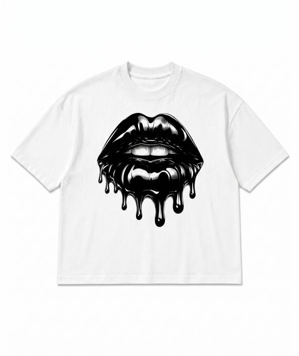 T-shirt oversize bianca con maxi stampa labbra cromate nere effetto metallo liquido - VogaStore